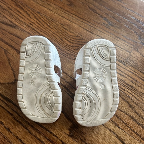 Wonder Nation size 4 toddler Sandals - Picture 2 of 7